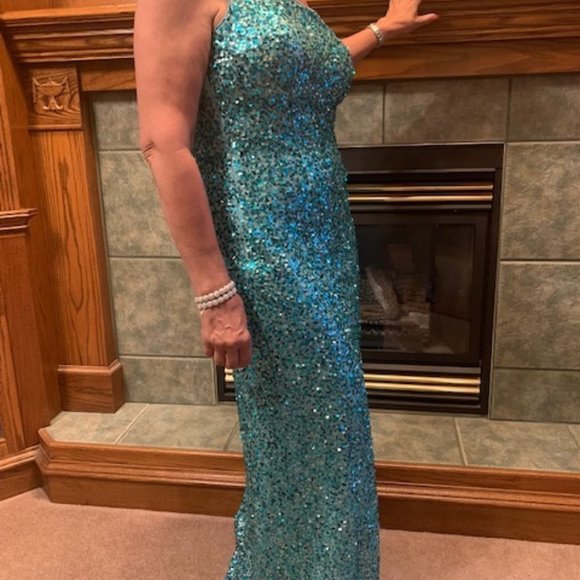 Gorgeous Turquoise Beaded Dress - Picture 2 of 2